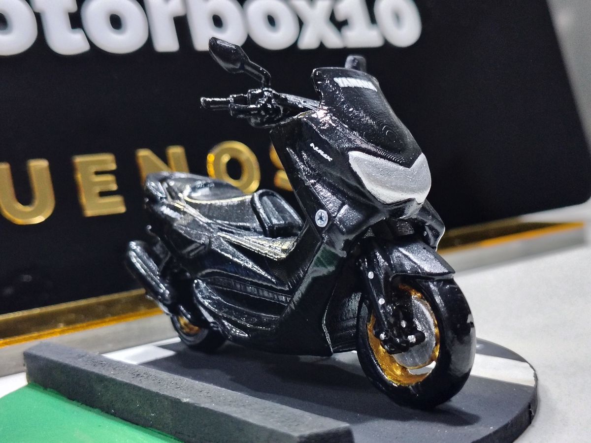 YAMAHA N-MAX / V1 — foto 1