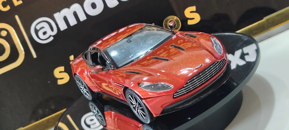 ASTON MARTIN DB-12 - SPECIAL EDITION — foto 1