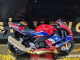 HONDA CBR 1000-RR - 1/12 — miniatura 6