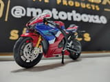 HONDA CBR 1000-RR - 1/12 — miniatura 1