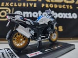 BMW 1250 GS / 1/18 — miniatura 4