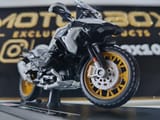 BMW 1250 GS / 1/18 — miniatura 7