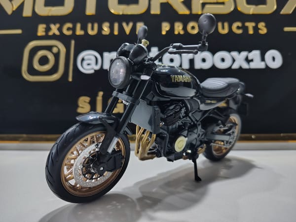YAMAHA XSR-900