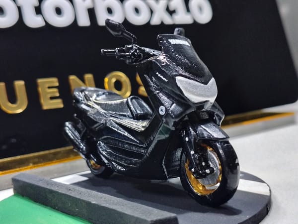 YAMAHA N-MAX / V1