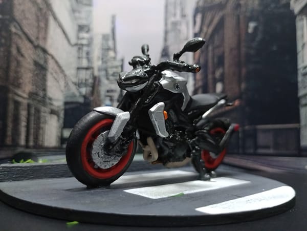 YAMAHA MT-09 / V2 / Gris