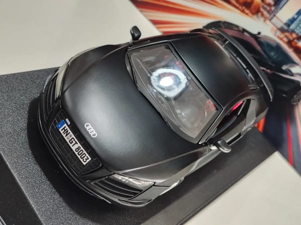 AUDI R8